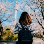 Artikel ini membahas mengenai beberapa tips liburan ke luar negeri untuk kalian pemula yang baru pertama kali ke luar negeri.
