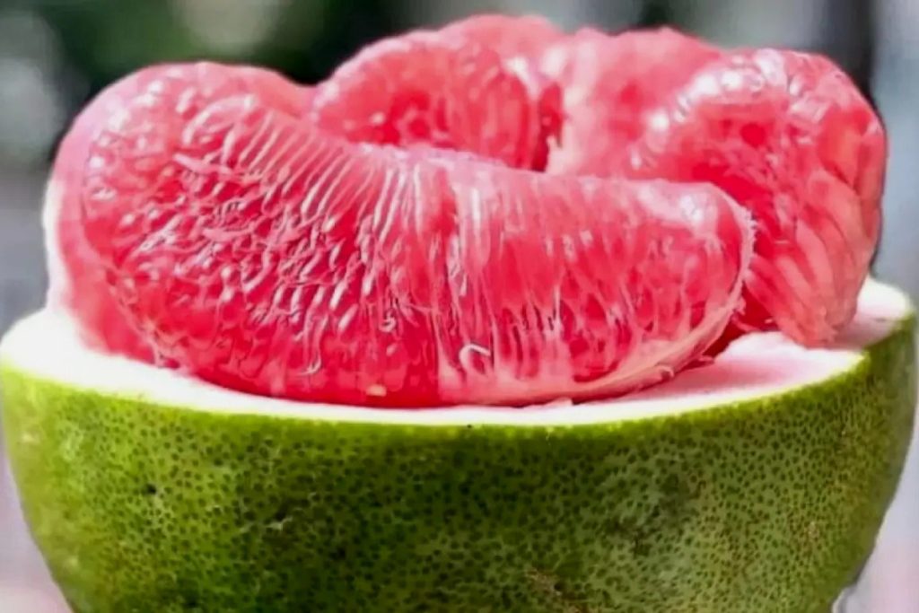 Artikel mengenai sembilan makanan untuk detoks secara alami yang harus ada di piring Anda untuk membantu Anda mulai merasa lebih baik.