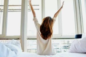 Artikel ini membahas mengenai beberapa manfaat kesehatan bangun pagi menurut dokter yang bisa Anda perhatikan dan coba lakukan.