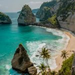 Artikel kali ini membahas mengenai beberapa manfaat main ke pantai yang baik untuk Kesehatan mental maupun fisik.