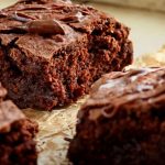 Artikel ini membahas mengenai resep brownies cokelat yang sempurna lengkap dengan berbagai tips untuk membuat lebih sempurna.