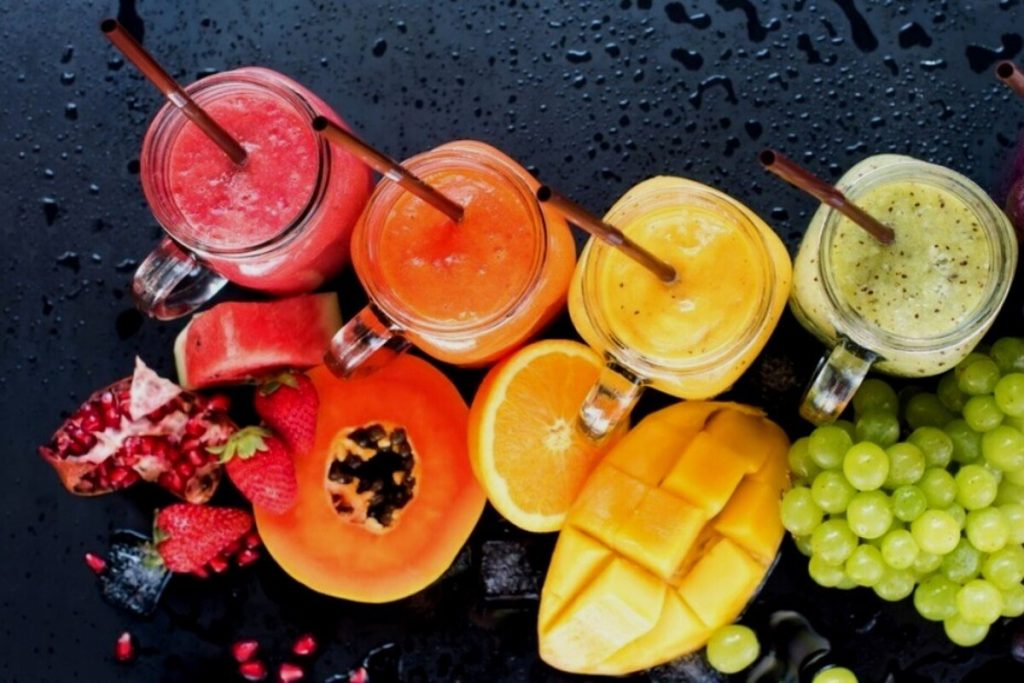 Beberapa alasan mengapa buah lebih sehat dan lebih baik untuk dikonsumsi secara langsung daripada dijadikan jus buah.