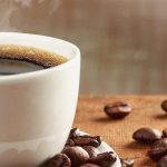 Artikel kali ini sangat penting untuk para wanita karena membahas mengenai beberapa efek minum kafein saat sedang menstruasi.