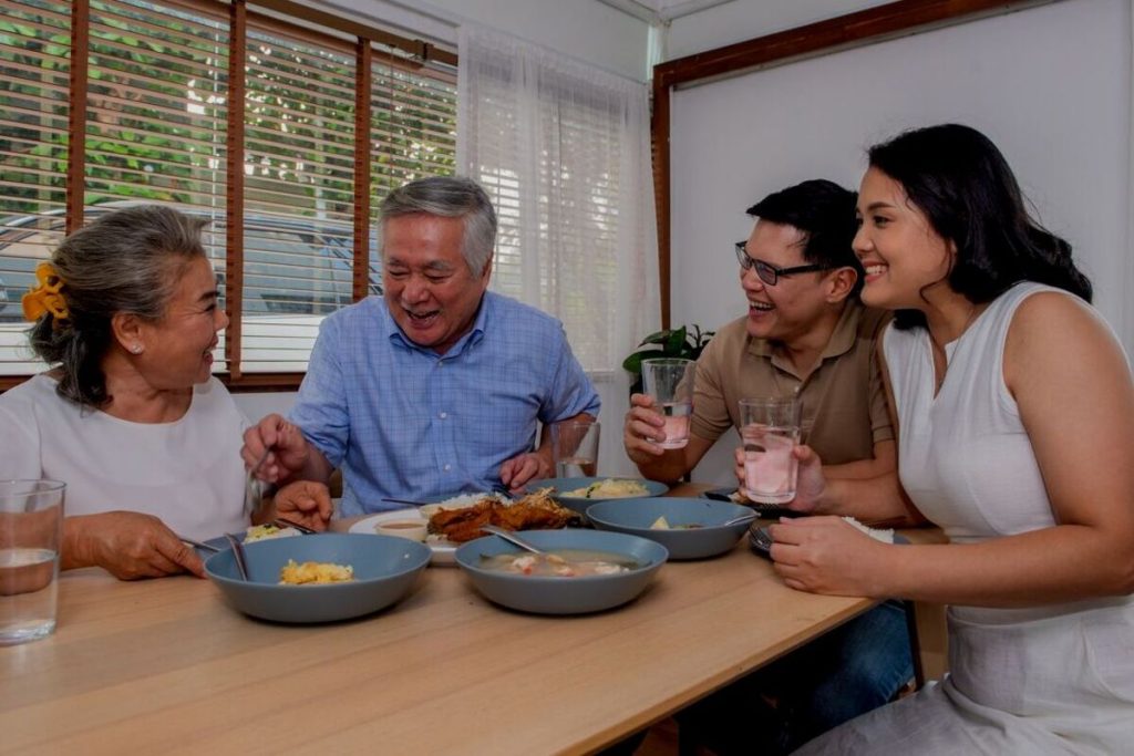 Artikel kali ini membahas mengenai beberapa tips bertemu calon mertua yang bisa kalian lakukan dan persiapkan dengan baik.