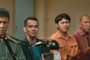 Artikel ini membahas tentang lima alasan menonton film komedi bagus untuk kesehatan yang harus diperhatikan sebelum memilih film berikutnya.