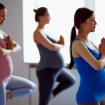Artikel kali ni menjelaskan tentang beberapa manfaat yoga kehamilan yang sangat baik tidak hanya untuk ibu tapi juga untuk sang bayi.