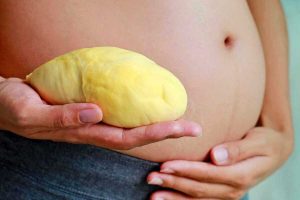 Artikel kali ini membahas mengenai beberapa manfaat durian untuk kesehatan terutama pada ibu hamil, apakah aman?
