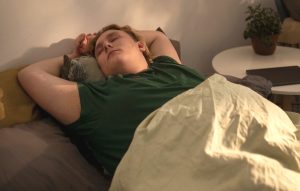 Artikel kali ini membahas mengenai beberapa manfaat menjaga jam tidur dengan teratur yang baik untuk kesehatan kita.