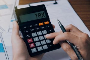 Artikel ini membahas tentang mengapa warga negara wajib membayar pajak yang harus dipahami semua warga di seluruh negara.