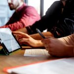 Pembahasan mengenai pentingnya notulen rapat yang harus ada di setiap rapat penting baik rapat organisasi aupun rapat perusahaan.