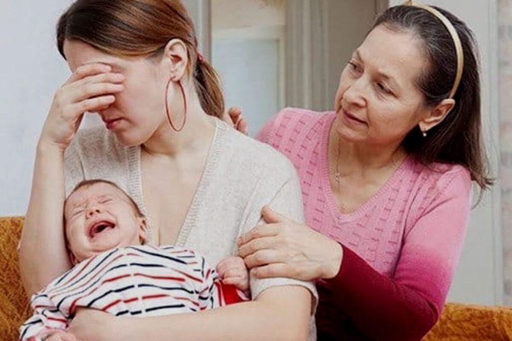 Artikel kali ini memberikan beberapa tips mendukung ibu baru untuk mencegah terjadinya baby blues demi menjaga kesehatan mental ibu & bayi.