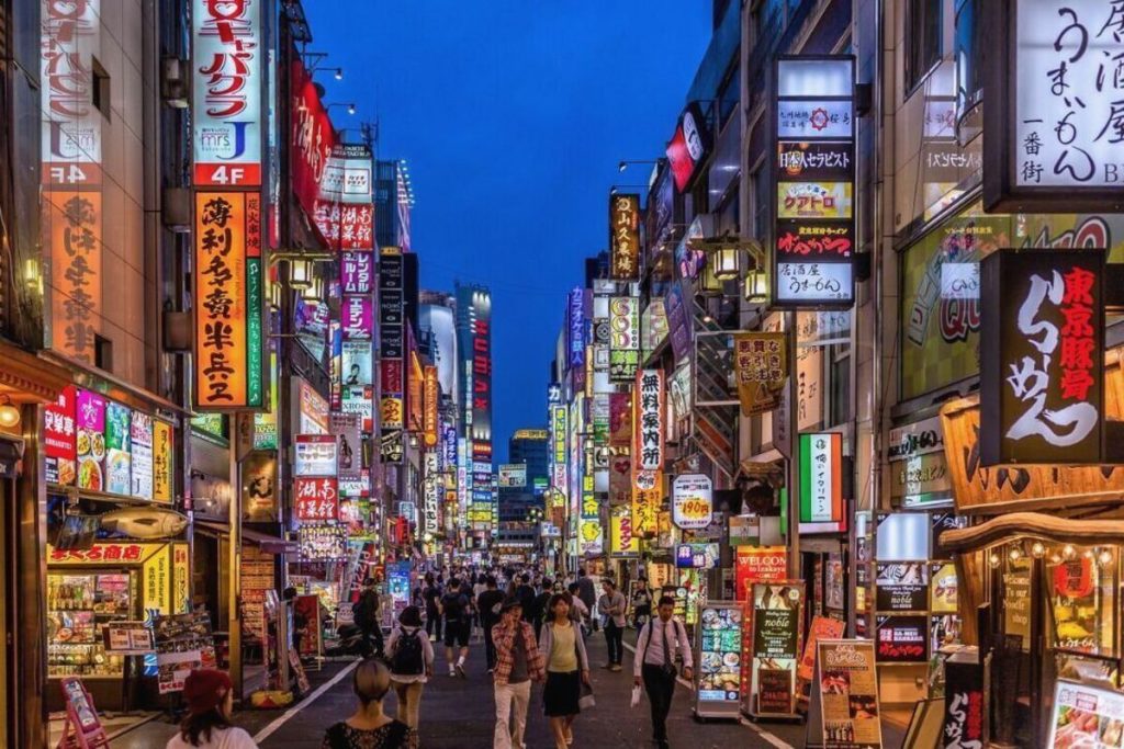 Artikel kali ini membahas tentang beberapa negara-negara terbersih yang ada di dunia saat ini yang mungkin bisa Anda kunjungi kelak.