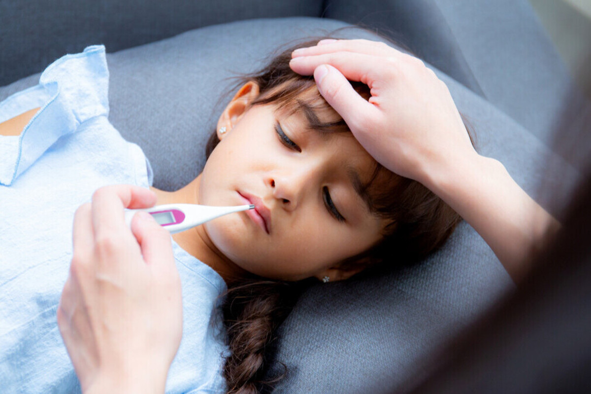 Artikel kali ini membahas mengenai beberapa cara pertolongan pertama mengatasi demam pada anak terutama balita.