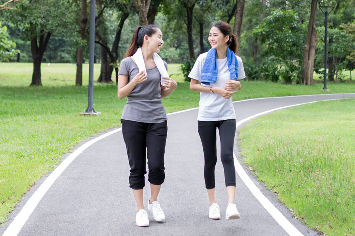 Artikel kali ini membahas mengenai beberapa rekomendasi olahraga selama puasa di bulan ramadan dengan aman dan sehat.