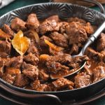 Artikel kali ini membahas mengenai beberapa tips memasak rendang yang lezat dan sederhana yang bisa dicoba dirumah.