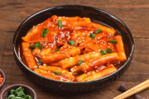 Artikel kali ini membahas mengenai beberapa daftar makanan Korea halal yang harus Anda coba terutama para pecinta kuliner.