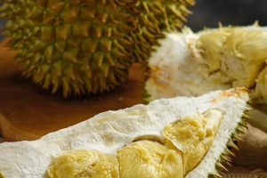 Artikel kali ini membahas mengenai beberapa tips memilih durian yang manis dan juga lezat agar tidak salah pilih.