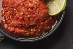 Artikel kali ini membahas mengenai beberapa alasan mengapa orang Indonesia pecinta sambal dan sangat menyukainya.