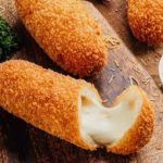 Artikel kali ini membahas mengenai bahan dan resep corndog home made alias buatan sendiri yang mengenyangkan dan lezat.